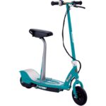 Scooter eléctrico con asiento Razor E200S y casco V17 motor 200W velocidad 19 kmh llantas 8 pulgadas negro brillante