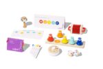 Lovevery Juego de música con 6 instrumentos, libro de canciones, kit de juego Babbler con 8 juguetes para equilibrio, ha