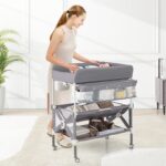 BABY JOY Cambiador portátil para bebé, estación de cambio de pañales plegable e impermeable con ruedas, altura ajustable