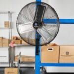 Ventilador industrial de pared Restaurantware Wind Blade RWT1745B 24 pulgadas 6550 CFM motor 3 velocidades oscilante met