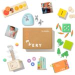 LOVEVERY, El Kit de Juego The Babbler con Libro de Regalo "¿Dónde está el Zapato de Crew?", Kit de Juego de Cumpleaños,