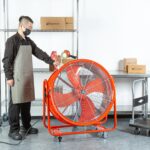 Ventilador Industrial Portátil Restaurantware Wind Blade RWT1896R 32 pulgadas motor 3/4 HP 9286 CFM acero rojo
