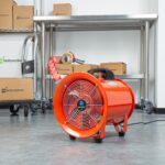 Ventilador industrial portátil Restaurantware Wind Blade RWT1894R motor 1/2 HP 1960 CFM acero rojo silencioso