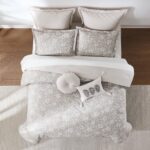 Juego de edredón floral Zara algodón 8 piezas Triangle Home Fashions EZFCS8PCKN King marrón con falda de cama bohemio