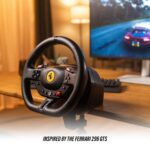 Volante de Carreras con Pedales Thrustmaster T98 Ferrari 296 GTS 4460297 inalámbrico Xbox Series X S PC licencia oficial