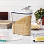 Dispensador de cereales OXO International Ltd. 11114100 Good Grips POP 4.5 cuartos de galón blanco hermético paquete de
