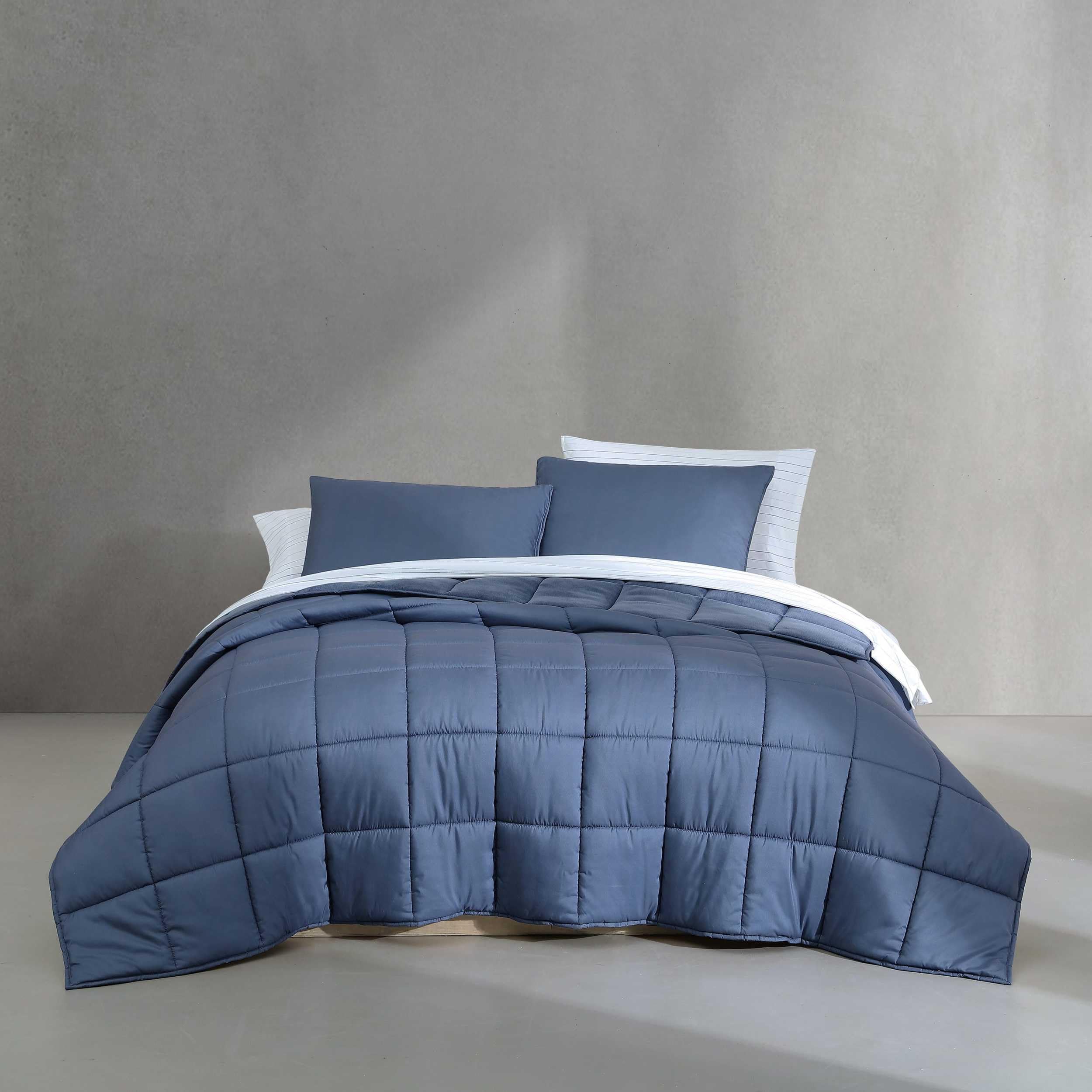 Version 1.0.0 Calvin Klein Revman International A0003433 juego de edredón Queen reversible algodón certificado Oeko-Tex azul con sában