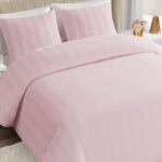 Juego de ropa de cama terciopelo a rayas Juicy Couture Jenny YMF Carpets JYZ032887 tamaño King 3 piezas color rosa