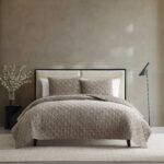 Juego de edredón King terciopelo aplastado marrón Vera Wang Revman International A0005943 3 piezas con fundas de almohad
