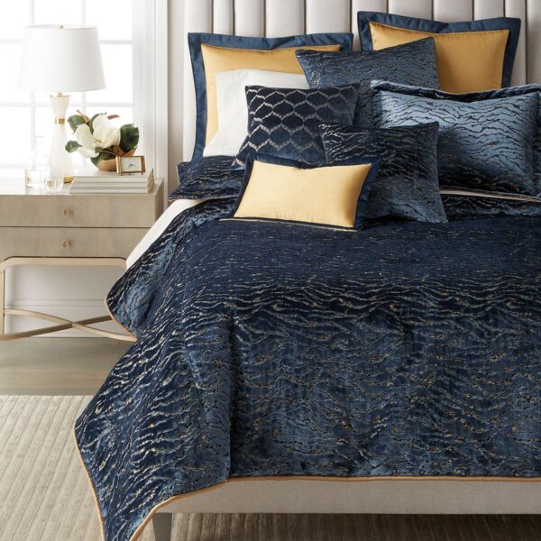 Juego de edredón Safari terciopelo cortado Thread Weave Pacific Coast Home Furnishings Inc SAF-3PCQN-BL 3 piezas Queen a