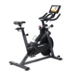 Bicicleta Estatica NordicTrack T Serie 9 NTEX50725CW 16 Niveles de Resistencia Digital Pedales SPD Pantalla LCD Compatib