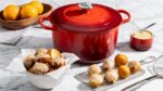 Horno holandés redondo profundo Le Creuset 21195026717041 Signature hierro fundido esmaltado 6.5 cuartos color sal marin