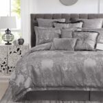 Juego de edredon acolchado Austin Horn Classics Prestige Pacific Coast Home Furnishings PRE-QN3PC-C Queen 3 piezas plati