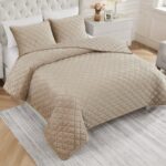 Juego de Edredón Matrimonial Queen BCBG Maeve YMF Carpets Inc BBAQ000304 felpa en relieve 3 piezas color marrón
