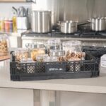 Cajones de plástico apilables plegables Cater Tek Restaurantware RWP2009B color negro paquete 10 piezas