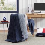 Juego de edredon Queen Tommy Hilfiger Revman International A0011026 3 piezas reversible suave diseno liso jardin y cuadr