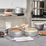 Juego de moldes para masa de aluminio Restaurantware Met Lux RWT2448S-MC 48 y 96 onzas con tapas apilables resistentes p