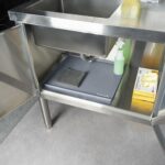 Tapete impermeable bajo lavabo Restaurantware RWT2611DG-MC 22 x 19 pulgadas silicona gris oscuro resistente al calor pro