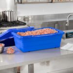 Caja de almacenamiento de alimentos apilable apta para lavavajillas y congelador Restaurantware RWT2449BL-MC plástico 63