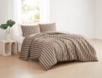 Juego de edredón Weston Stripe Truly Soft Pem America CS6623BRFQ-1500 3 piezas Full Queen marrón rayas todas las estacio
