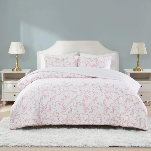 Juego de edredon estampado lazos Truly Soft Pem America CS6624PKFQ-1500 tamano Full Queen blanco rosa 3 piezas