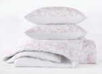 Juego de edredon estampado lazos Truly Soft Pem America CS6624PKFQ-1500 tamano Full Queen blanco rosa 3 piezas