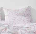 Juego de edredon estampado lazos Truly Soft Pem America CS6624PKFQ-1500 tamano Full Queen blanco rosa 3 piezas