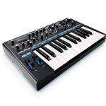 Novation Bass Station II Analog Monosynth – incluye 64 parches de fábrica, secuenciador de pasos basado en patrones y ar