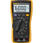 Fluke 115 Multímetro digital, mide voltaje CA/CC hasta 600 V y corriente hasta 10 A, mide resistencia, continuidad, frec
