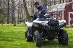 Esparcidor Eléctrico Buyers Products ATVS100 12V para ATV Capacidad 100 Libras Polietileno Negro