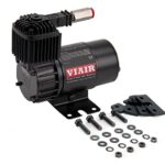 Kit de Compresor VIAIR 100C Stealth Modelo 10019 Negro 12V con Soporte de Montaje Omega