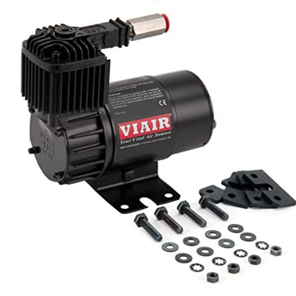 Kit de Compresor VIAIR 100C Stealth Modelo 10019 Negro 12V con Soporte de Montaje Omega