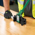 Greenlee 1811 Little Kicker Offset Hand Bender para conducto EMT de 3/4", plata/verde