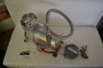Compresor de Aire Viair 280C 28021 150 PSI 1.31 CFM 12 Volts Plateado