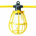 Southwire Iluminación temporal con 10 enchufes y protectores de lámpara de plástico; enchufes de 3 puntas (5-15P); 100 p