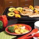 Parrilla eléctrica George Foreman GFO201R, para interiores y exteriores , Antiadherente, Rojo