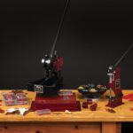 Remachadora de Cuero Weaver Leather Little Wonder 65-6650 Roja Operada a Mano