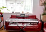 Alesis Recital - Teclado de piano digital de 88 teclas con teclas semi-pesadas, 2 altavoces de 20W, 5 voces, modo dividi