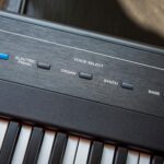 Alesis Recital - Teclado de piano digital de 88 teclas con teclas semi-pesadas, 2 altavoces de 20W, 5 voces, modo dividi