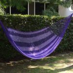 Hamaca Maya NOVICA 282146 de Nailon Tejida a Mano XL para 2 Personas Color Púrpura con Ganchos en S de Acero