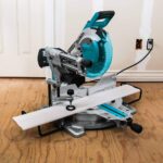 Makita LS1019L sierra láser de doble bisel compuesta de 10 pulgadas.