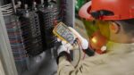 Fluke 17B+ Multímetro Digital, para Aplicaciones Eléctricas, Mide Voltaje AC/DC 1000V, Mediciones de Corriente hasta 10A