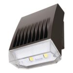 Luminaria de Pared LED Lumark Crosstour XTOR6BRL-PC1 58W Exterior Bronce con Photocontrol y Lente Refractiva