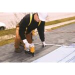 Bostitch - Clavadora neumática de bobina para techos de 15 grados