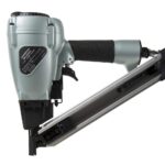Metabo HPT Pistola clavadora con sistema de sujeción firme y tira de clavos, clavadoras neumáticas preferidas por los pr