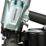 Metabo HPT Clavadora de marco en espiral | Marca preferida de clavadoras neumáticas | Cargador de 15 grados | Acepta cla