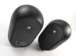 Monitores de referencia de escritorio compactos JBL Professional 1 Series 104-BT con Bluetooth, negro, vendidos en par,