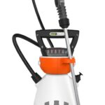 Pulverizador de Mano Husqvarna 598967601 con Batería 2 Galones Varita de Acero Inoxidable 25 Pulgadas