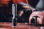 Streamlight 78101 Stinger 2020 - Linterna profesional recargable de 2000 lúmenes con cargador de soporte de 120 V AC/12