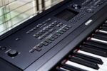 Yamaha DGX-670B, Piano digital con 88 teclas con interruptor de pie de sostenido y atril para partituras, Negro - El sop